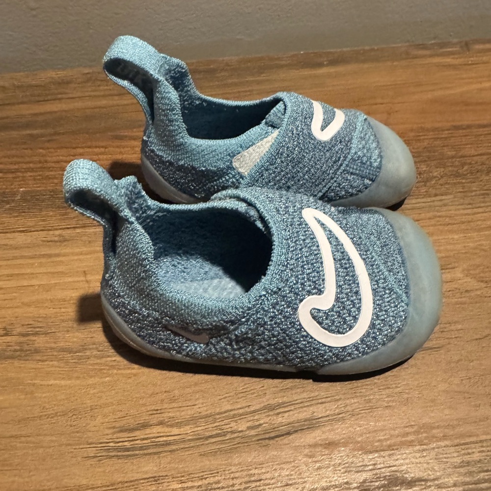 Nike Swoosh Kids Blue Slip-On Knit Sneakers